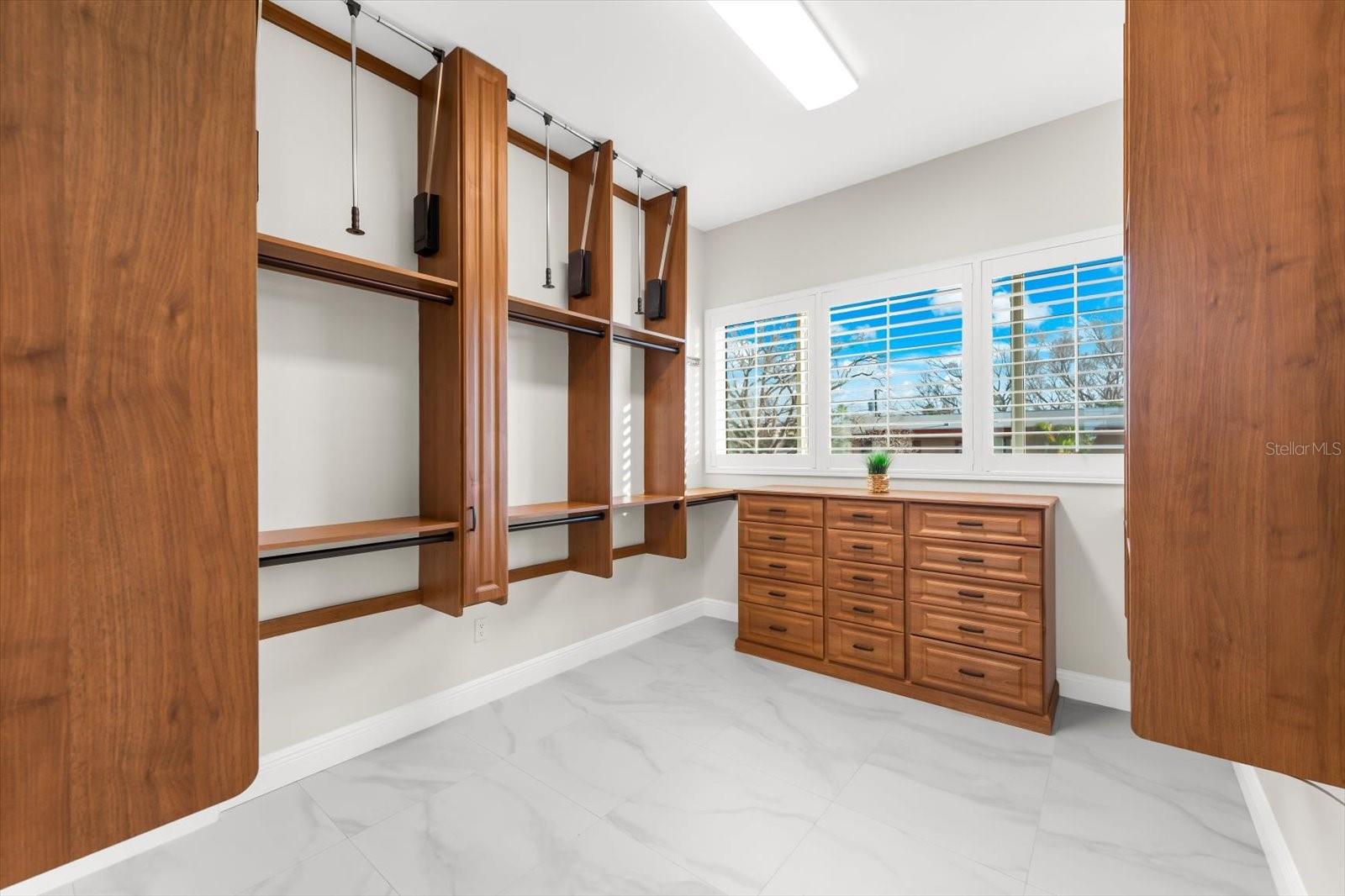 BATH CLUB ESTATES 1ST ADD - Residential