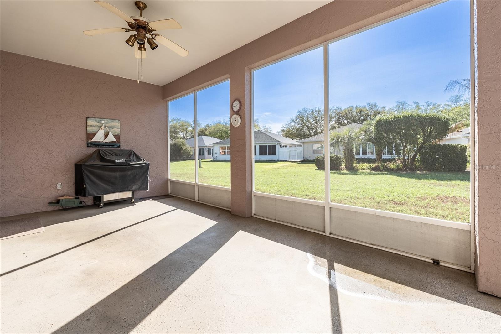 ON TOP/THE WORLD PH 01A SEC 02A - Residential