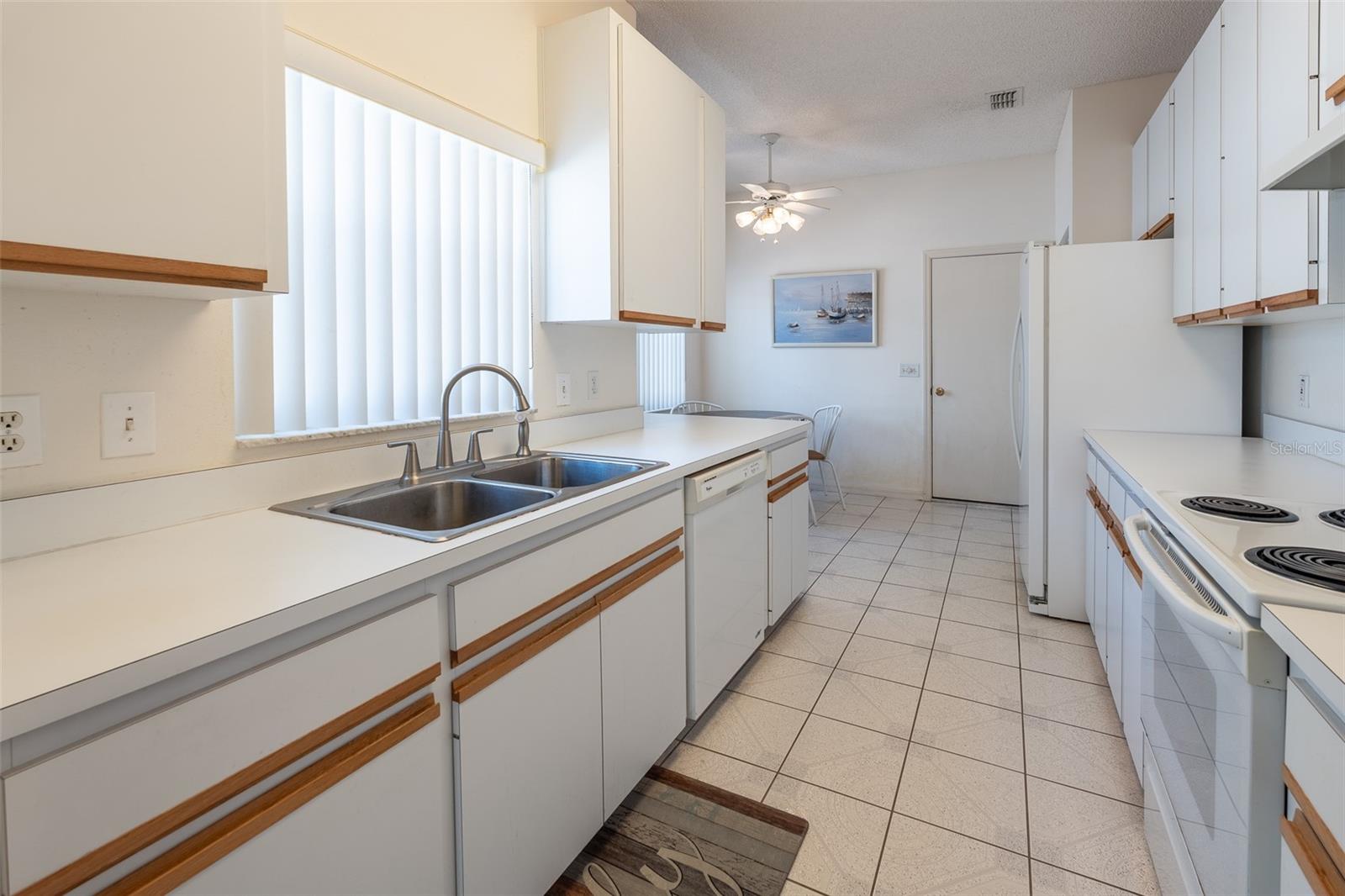 ON TOP/THE WORLD PH 01A SEC 02A - Residential