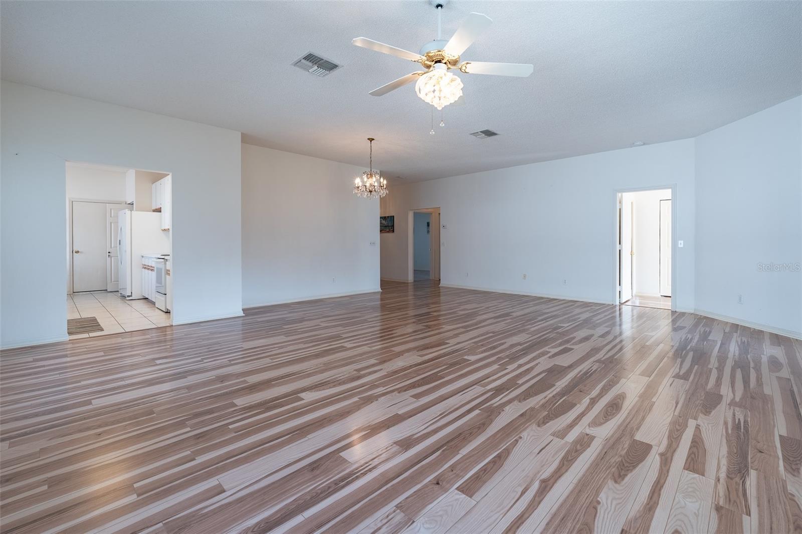 ON TOP/THE WORLD PH 01A SEC 02A - Residential