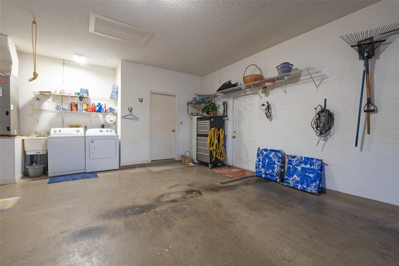 ON TOP/THE WORLD PH 01A SEC 02A - Residential