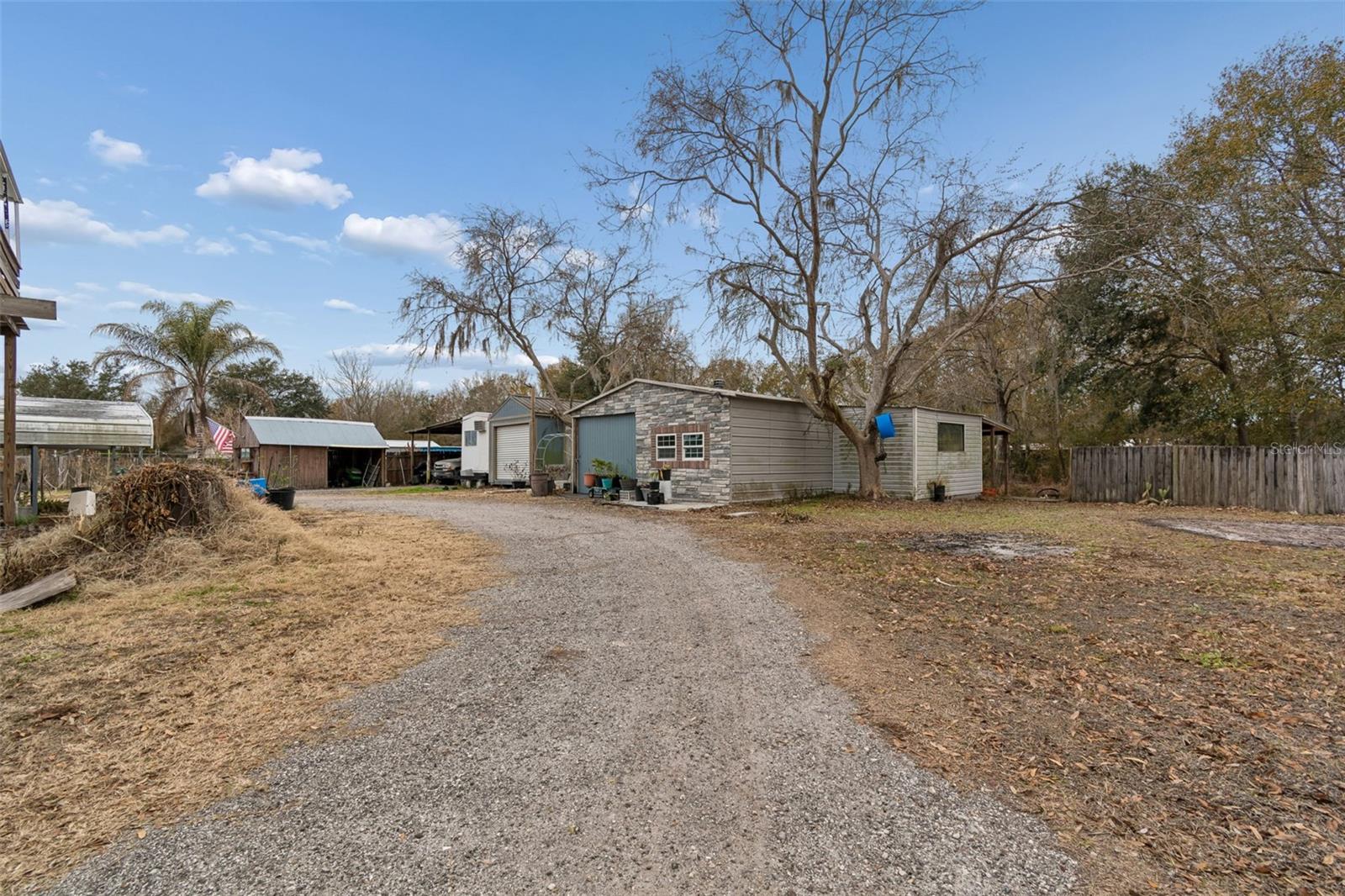 HOLLOMAN BRANCH ESTATES - Residential