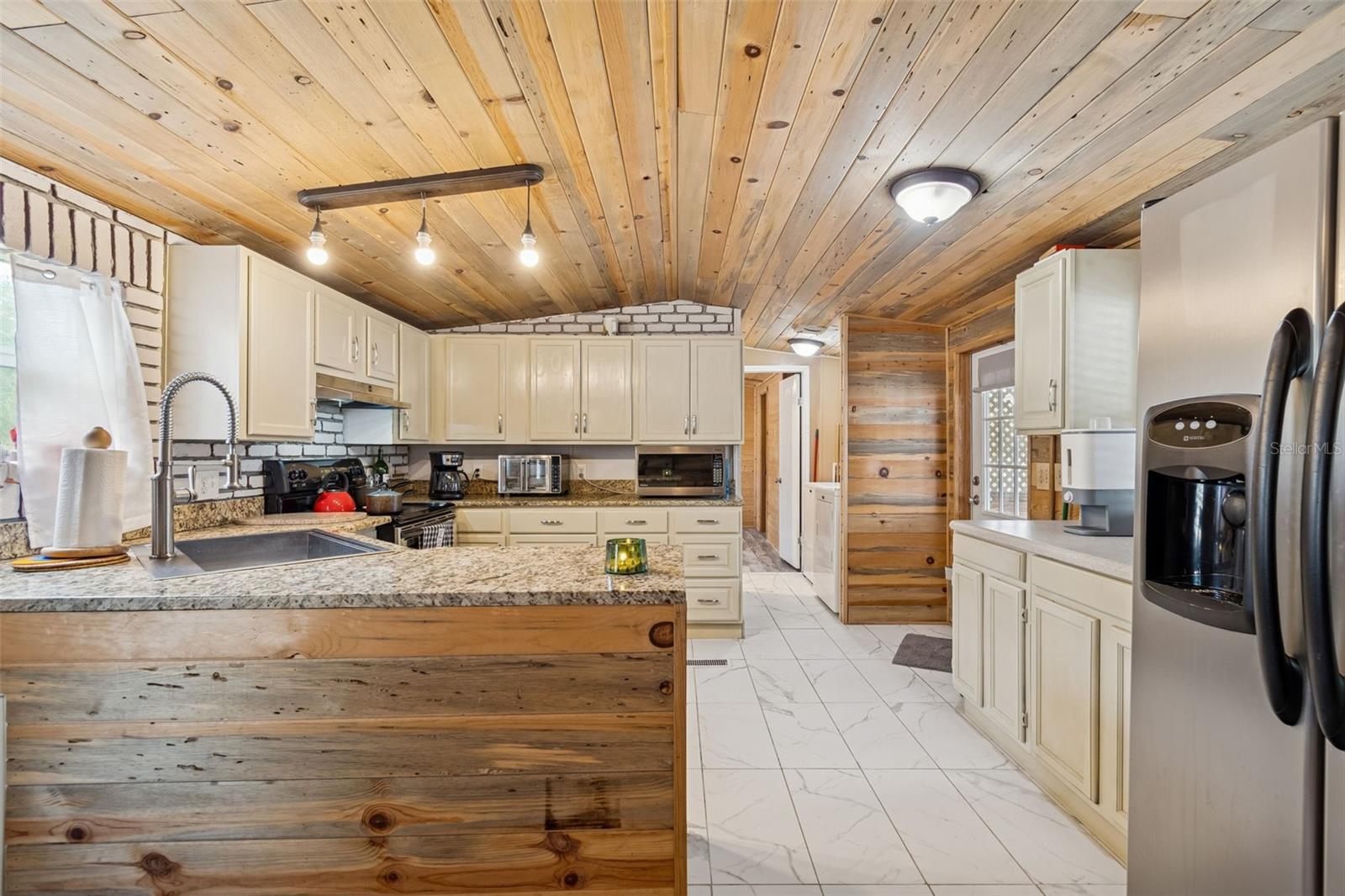 HOLLOMAN BRANCH ESTATES - Residential