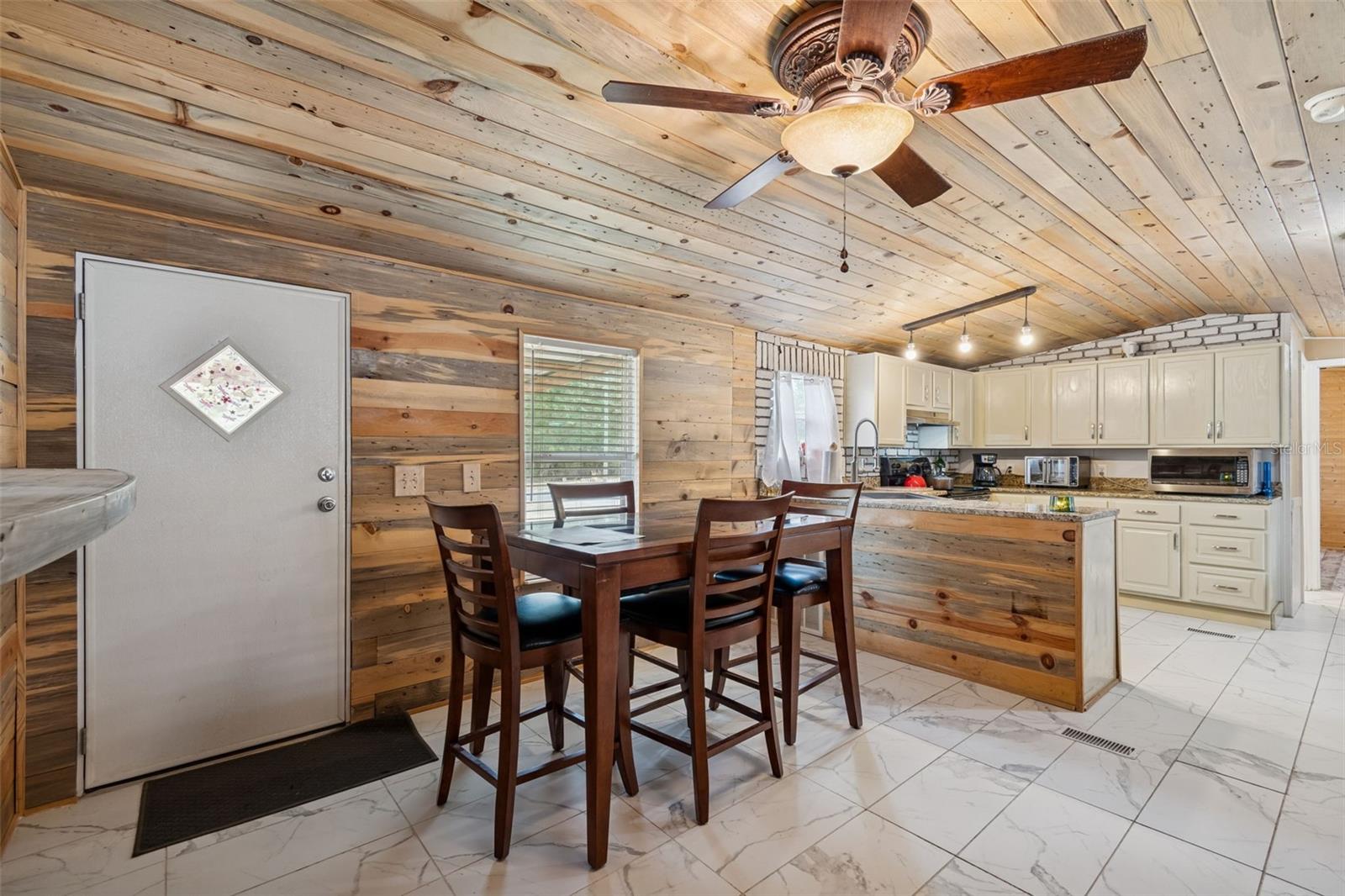 HOLLOMAN BRANCH ESTATES - Residential