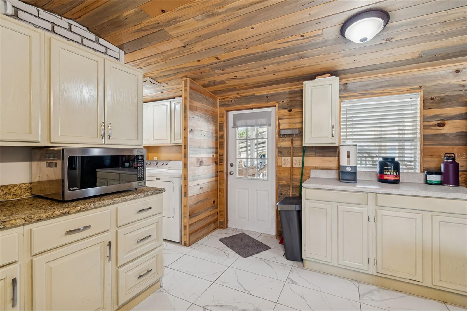 HOLLOMAN BRANCH ESTATES - Residential