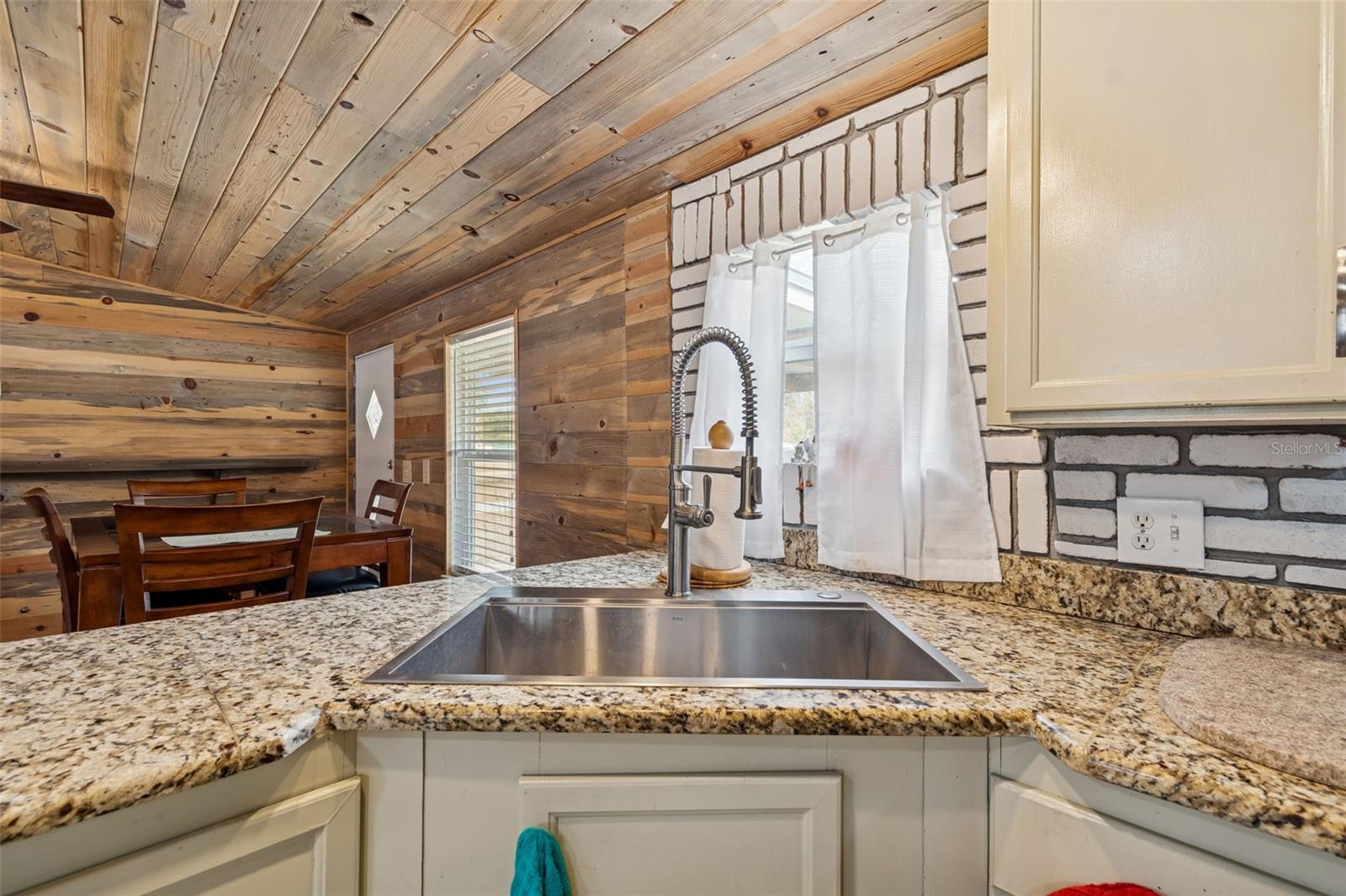 HOLLOMAN BRANCH ESTATES - Residential