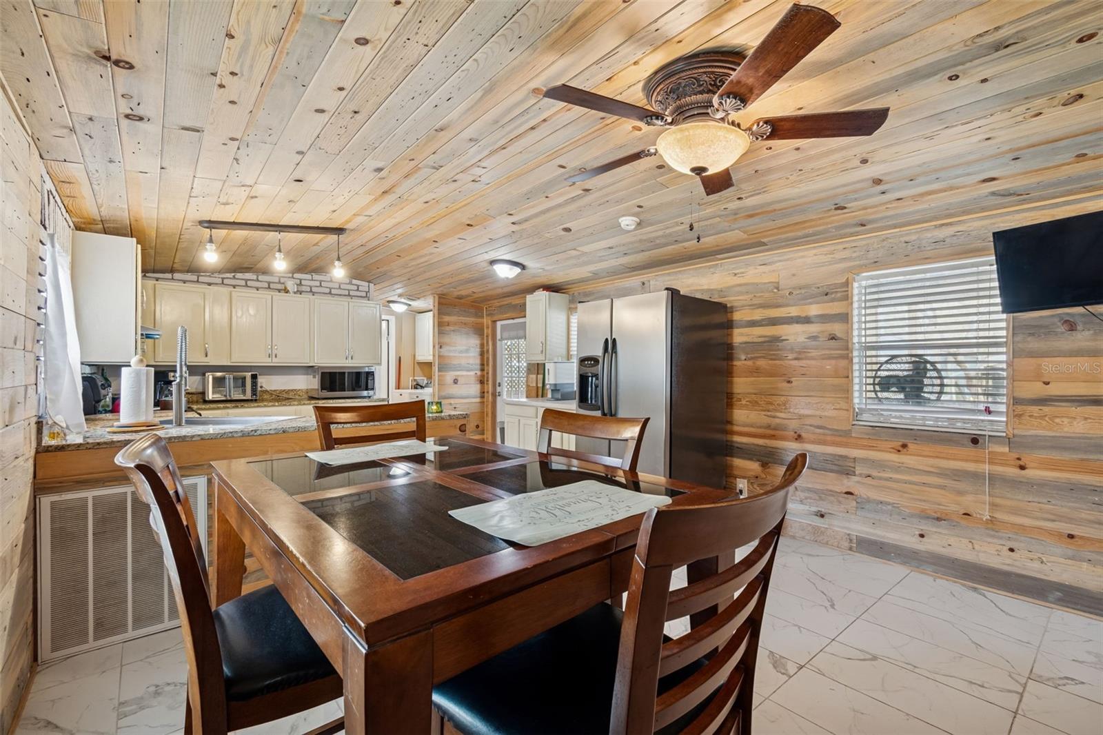 HOLLOMAN BRANCH ESTATES - Residential