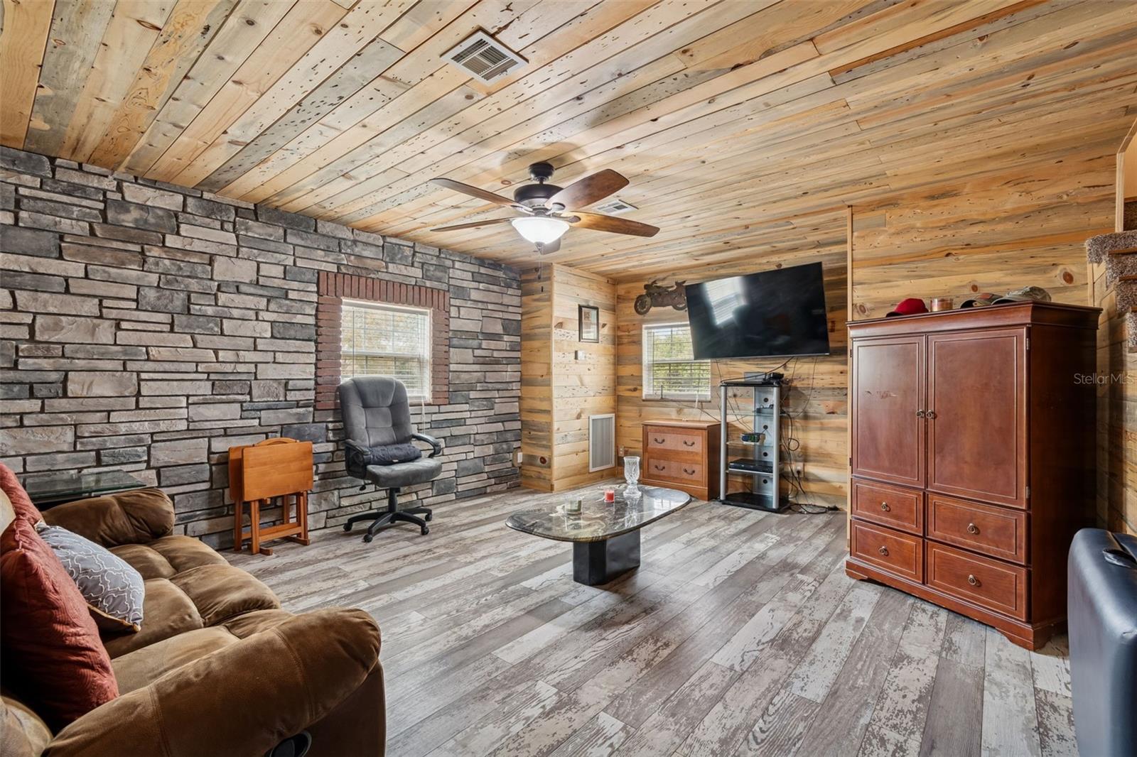 HOLLOMAN BRANCH ESTATES - Residential