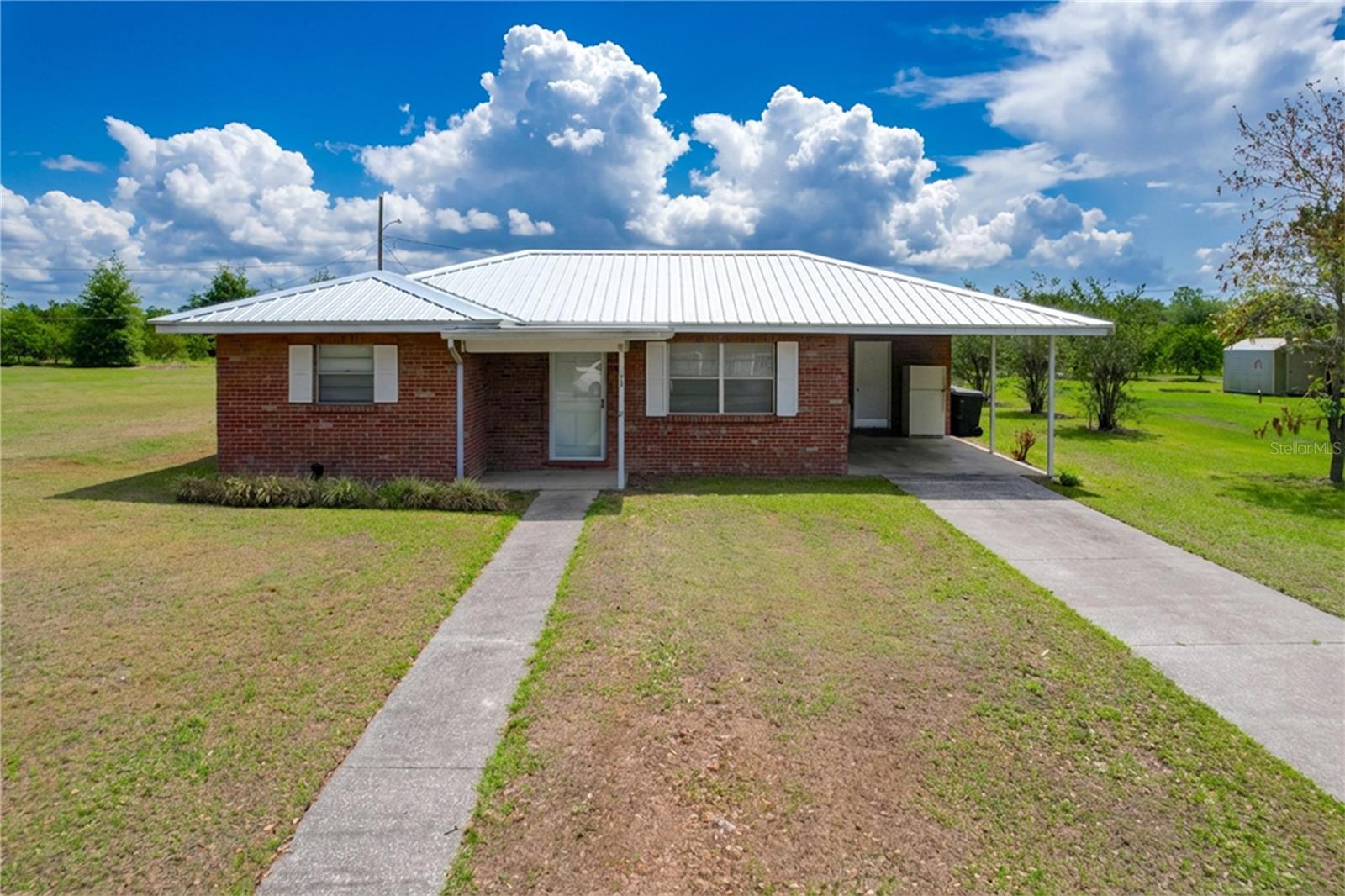 COUNTRY CLUB ESTATES - Residential