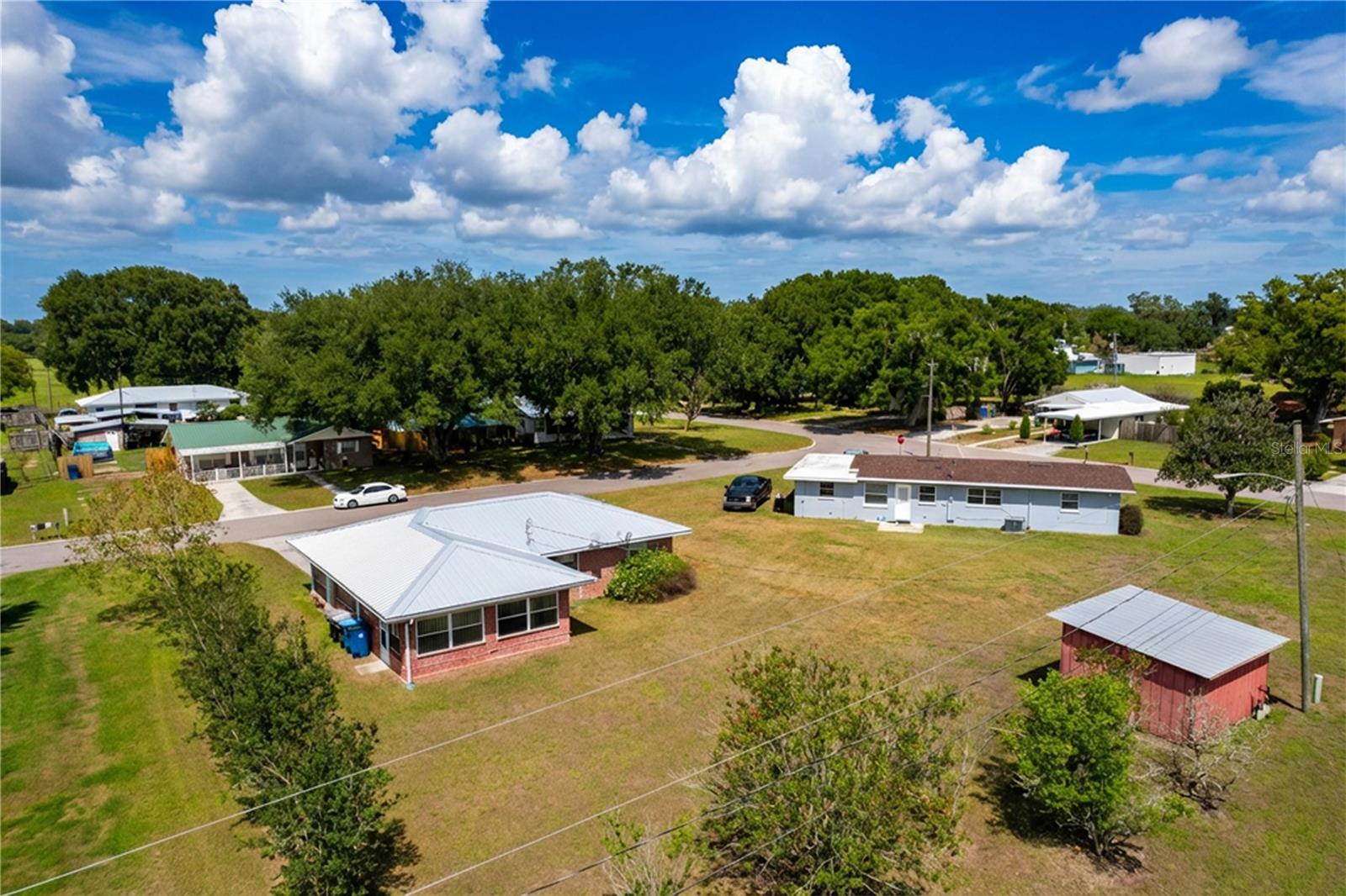 COUNTRY CLUB ESTATES - Residential