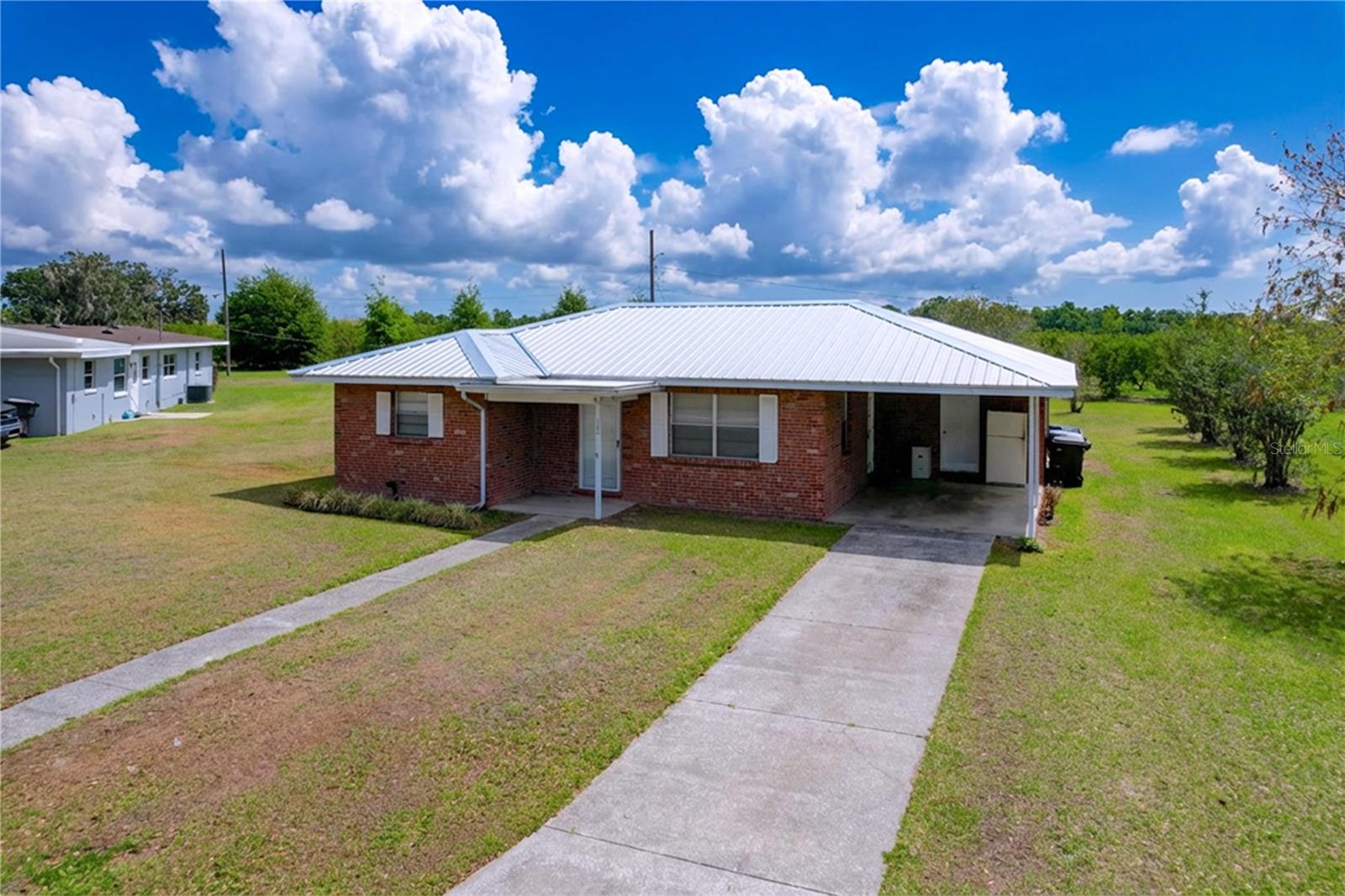 COUNTRY CLUB ESTATES - Residential