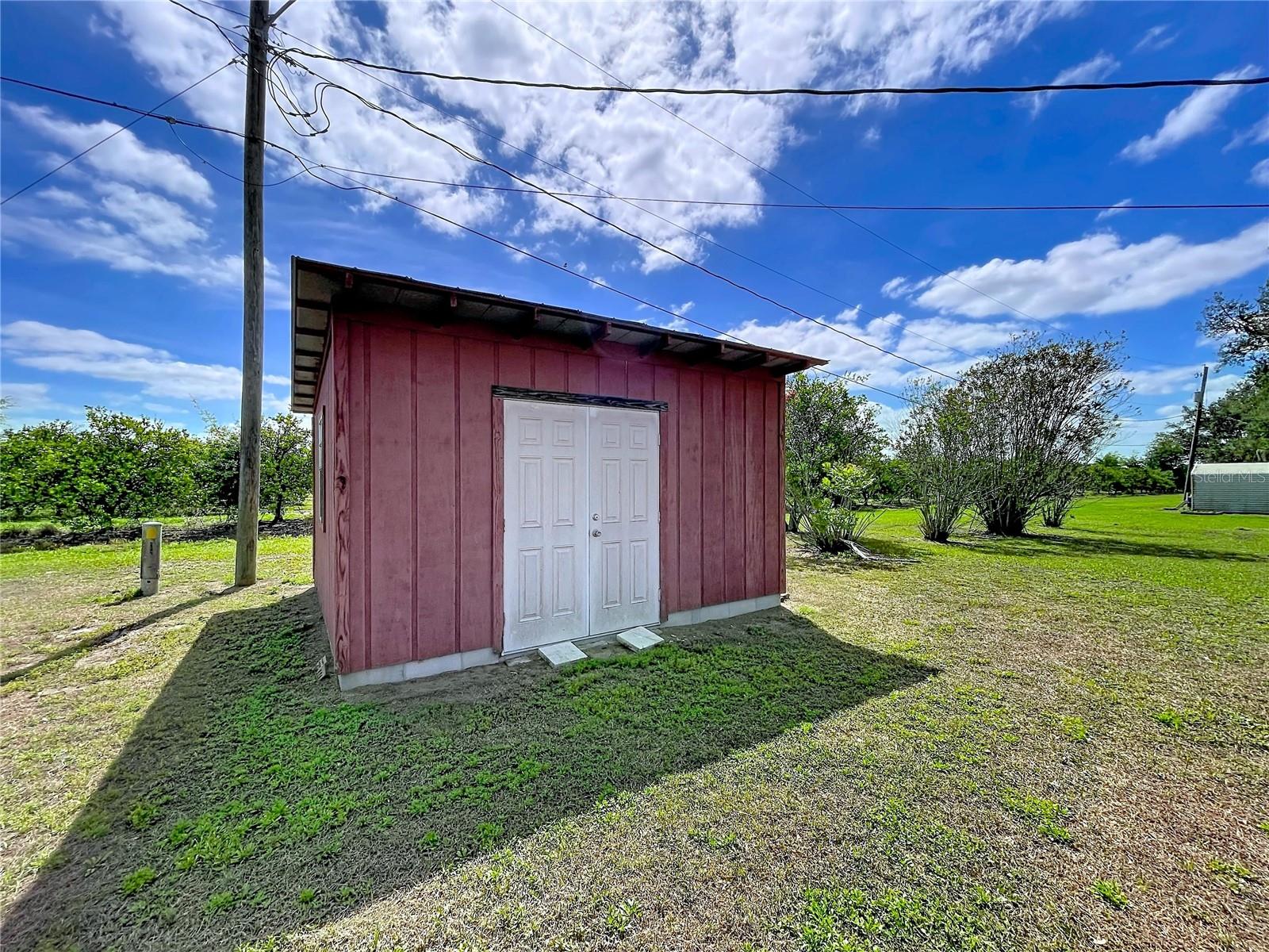 COUNTRY CLUB ESTATES - Residential