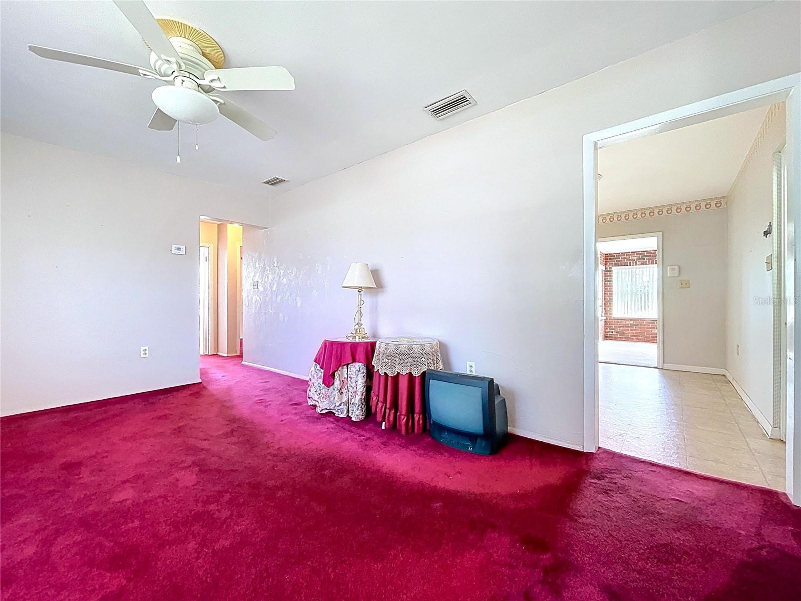 COUNTRY CLUB ESTATES - Residential