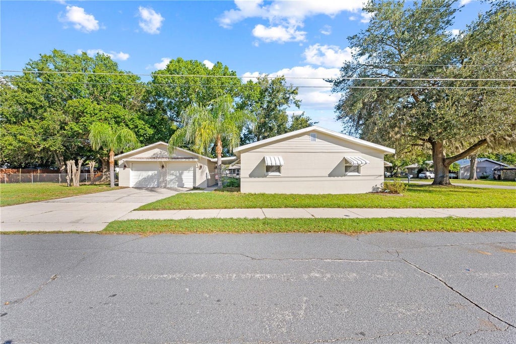 Photo of 438 Wisconsin Avenue, Saint Cloud, FL 34769 (MLS # S5159862)