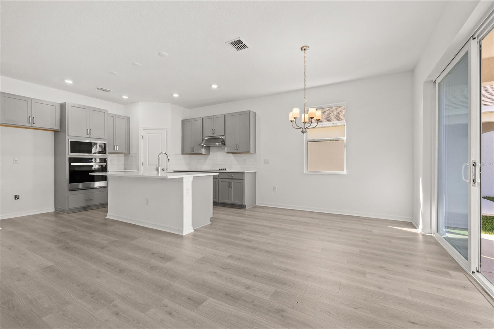 RESERVES AT HAMMOCK OAKS - Residential