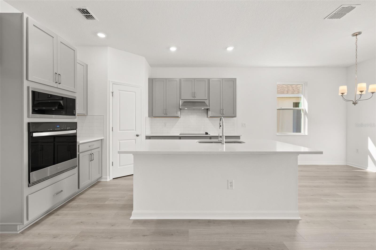 RESERVES AT HAMMOCK OAKS - Residential