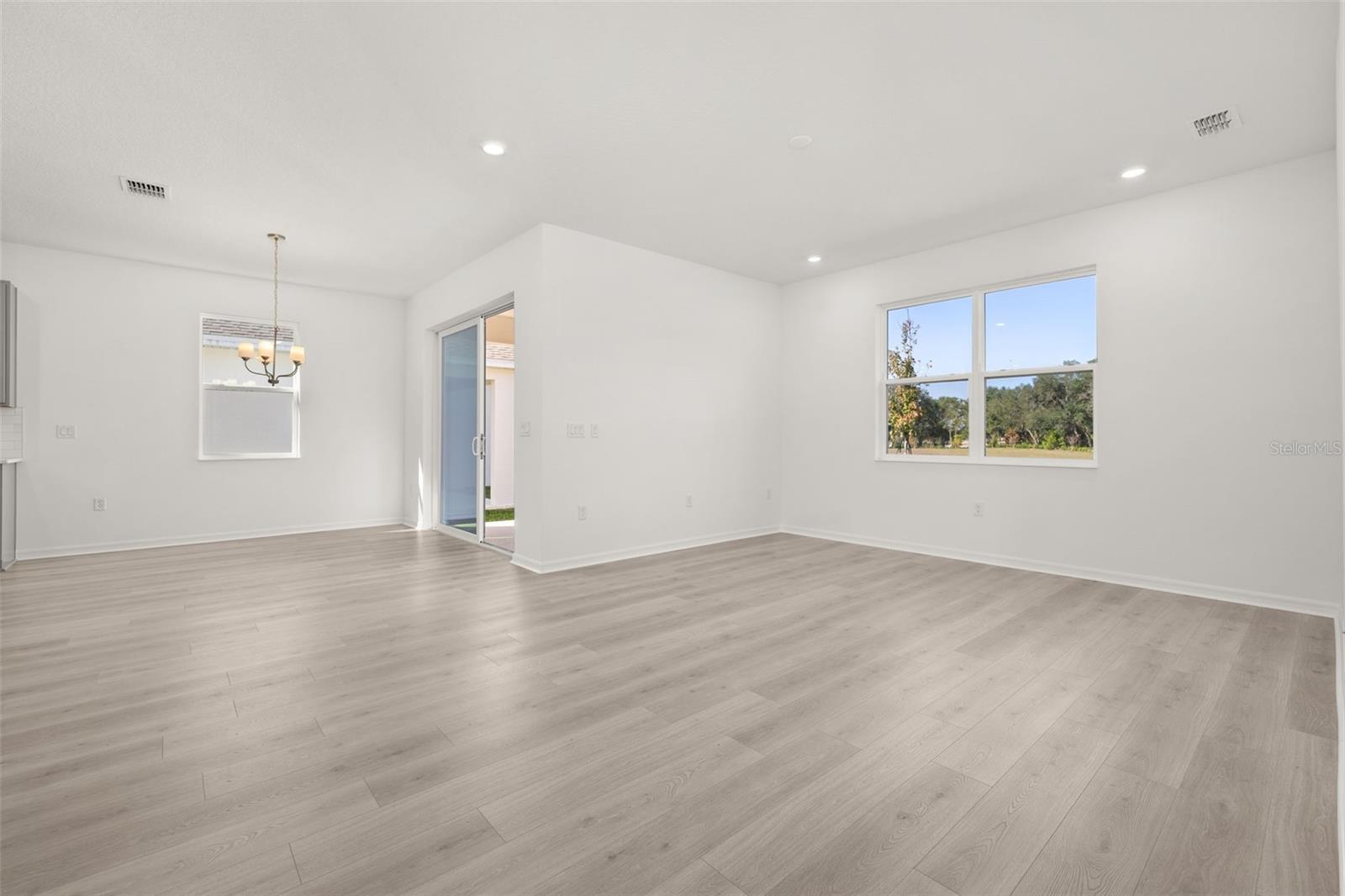 RESERVES AT HAMMOCK OAKS - Residential