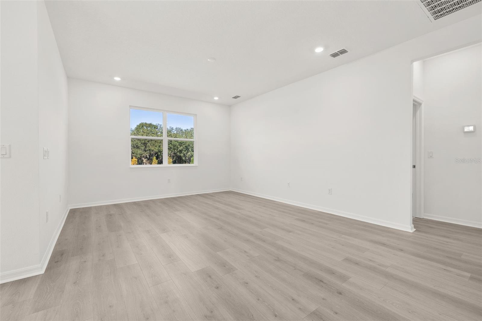 RESERVES AT HAMMOCK OAKS - Residential