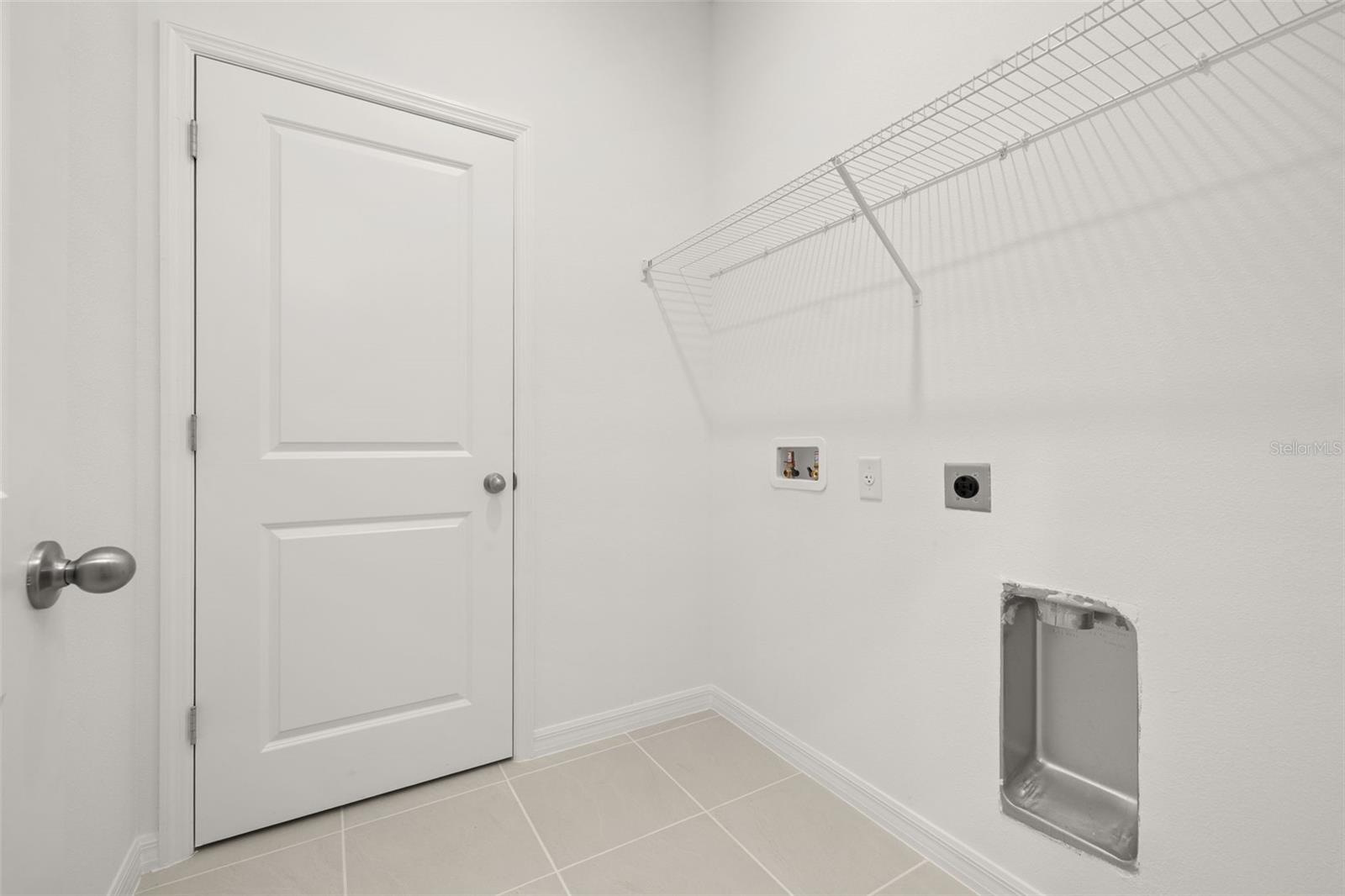 RESERVES AT HAMMOCK OAKS - Residential