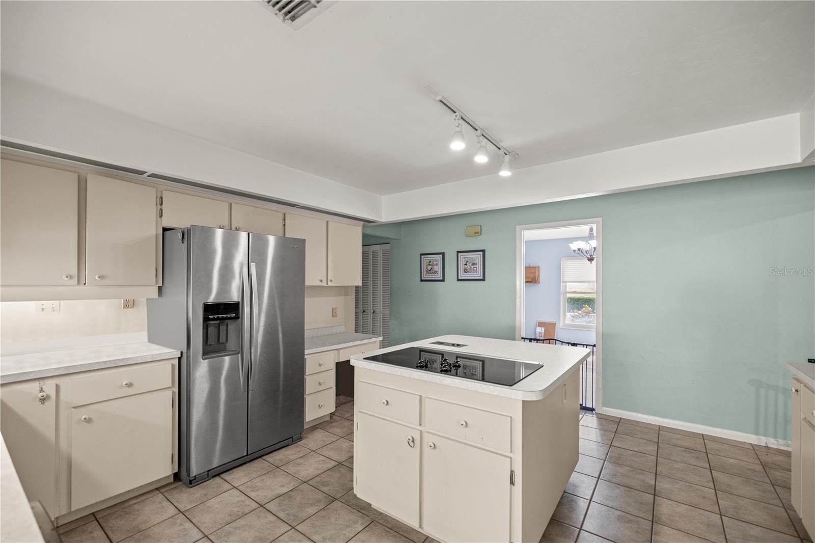 RAINBOW SPGS 04 REP - Residential