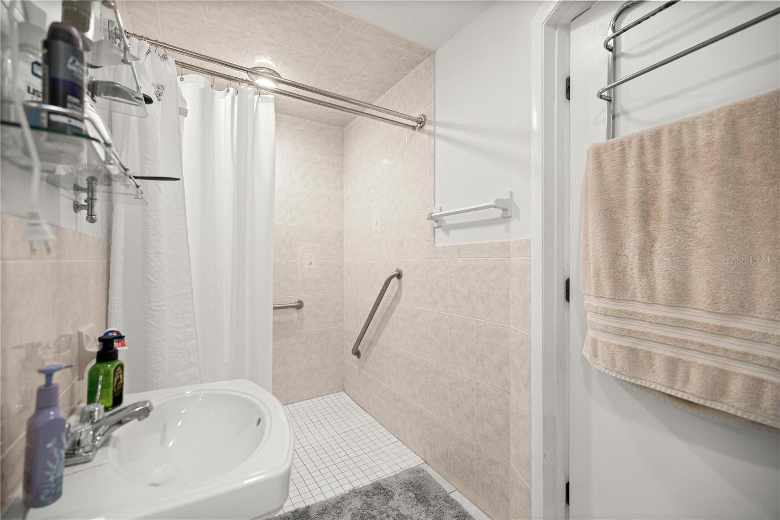 RAINBOW SPGS 04 REP - Residential