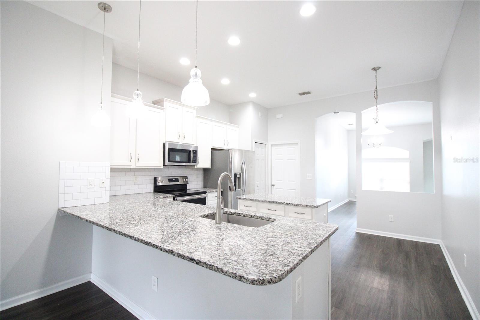 WESTCHESTER CLUSTER SD PH IV - Residential Lease