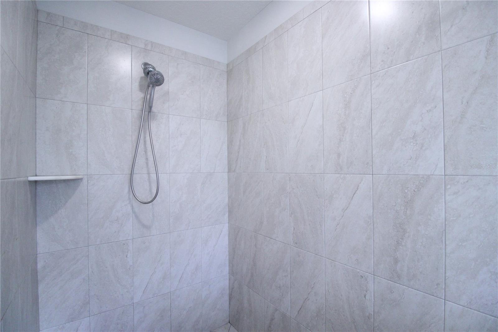 WESTCHESTER CLUSTER SD PH IV - Residential Lease