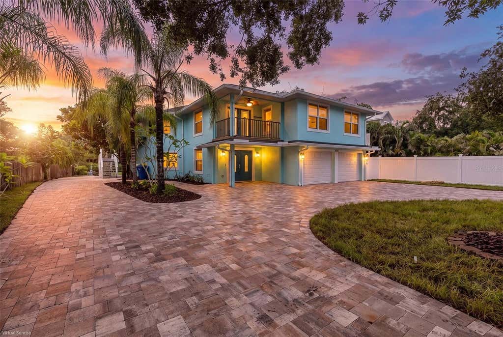 Photo of 2030 Gulfview Drive, Holiday, FL 34691 (MLS # W7888180)