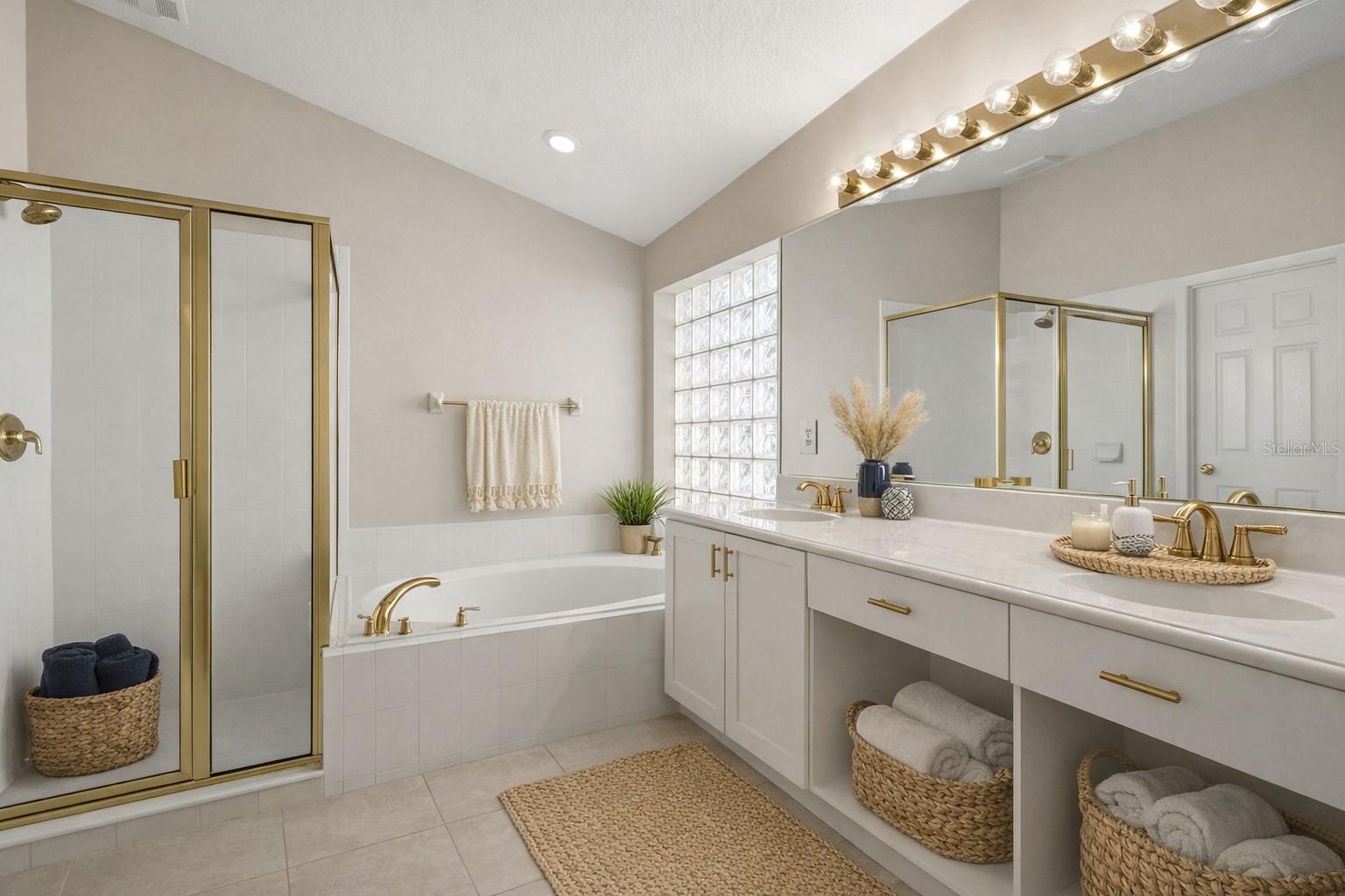 WATERS EDGE PH 09A - Residential