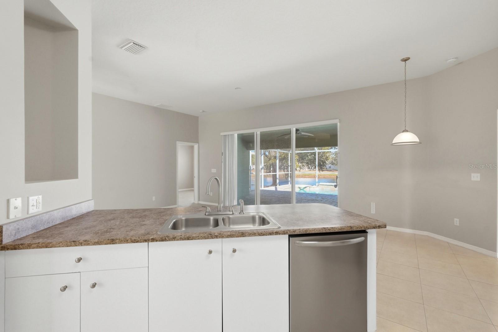 WATERS EDGE PH 09A - Residential