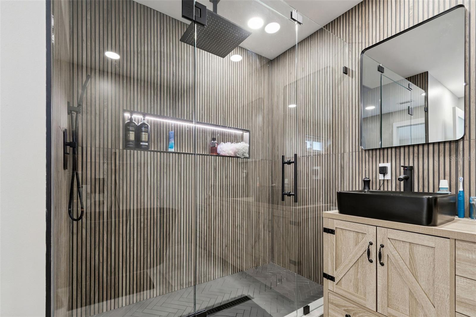 SUNDOWN WOODS - Residential