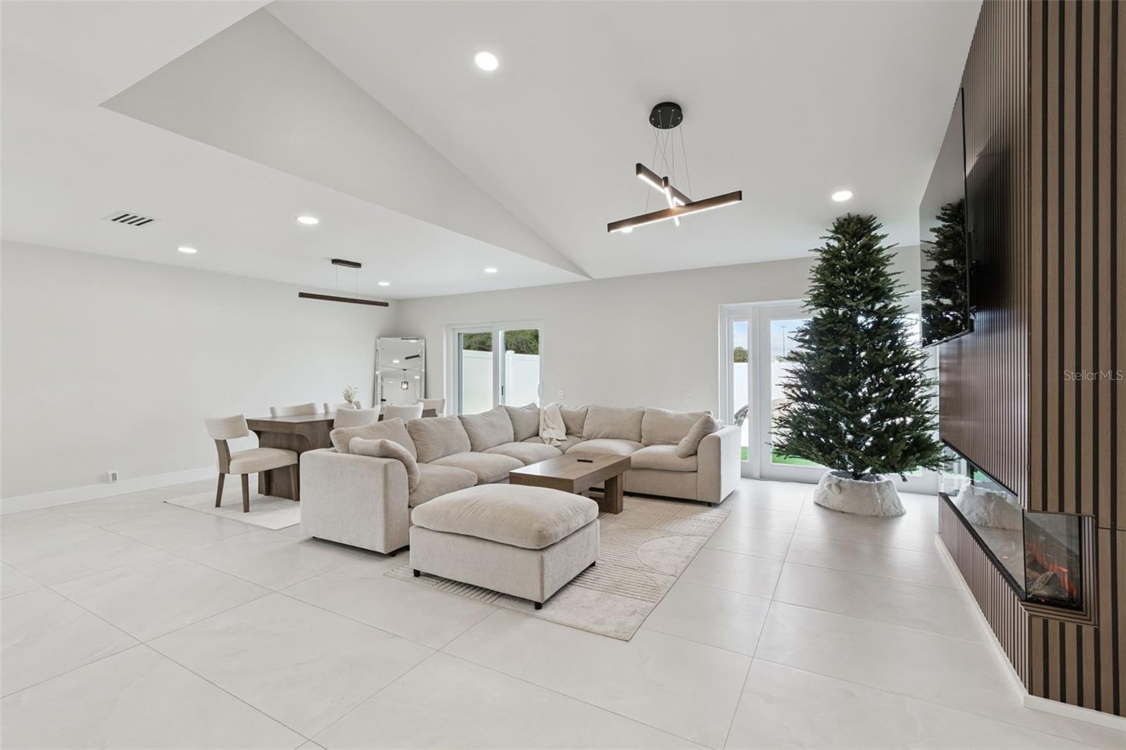 SUNDOWN WOODS - Residential