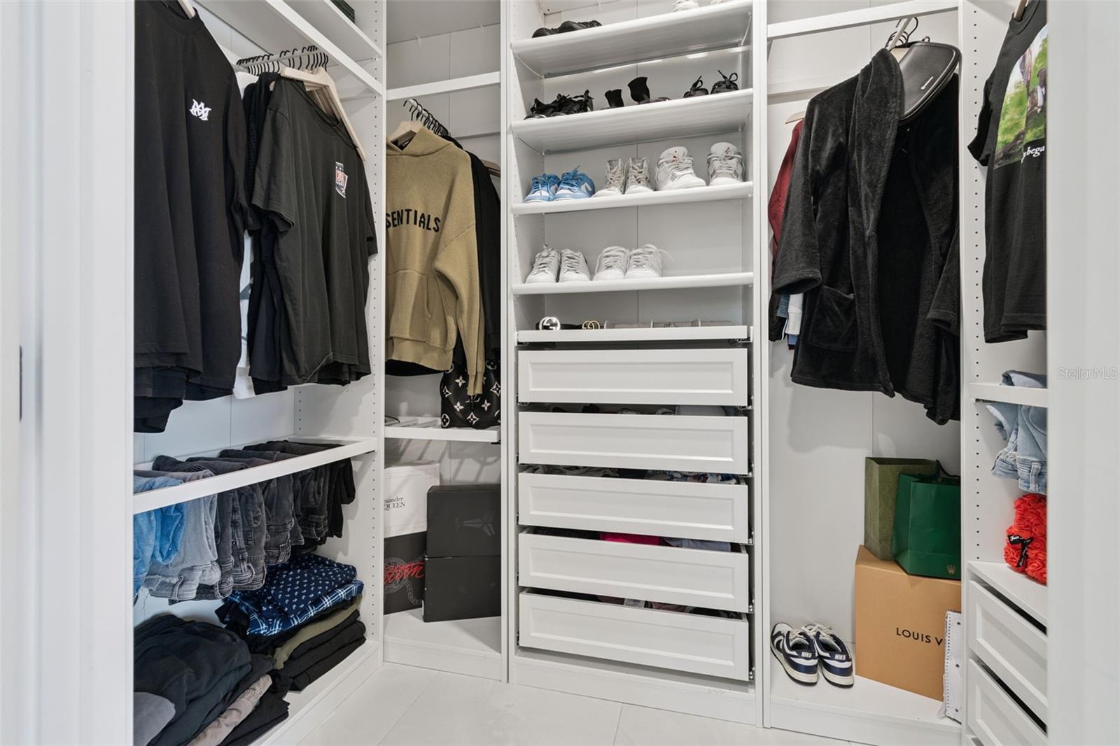 SUNDOWN WOODS - Residential