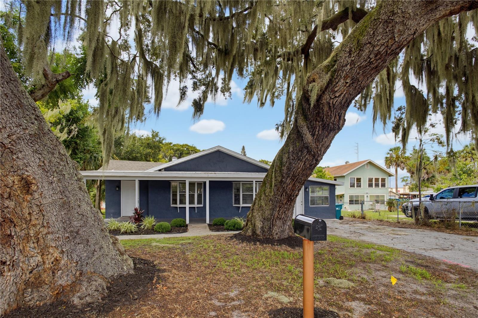 33 W HERRICK DRIVE