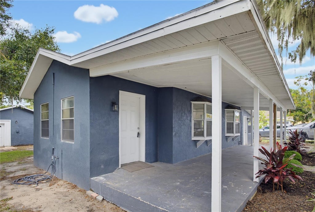Photo of 33 W Herrick Drive, Eustis, FL 32726 (MLS # O6441216)