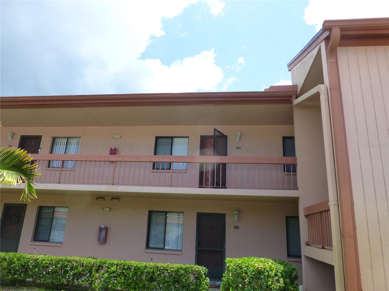 Welcome to your dream condo! This beautifully appointed second-floor unit offers breathtaking views of serene community ponds, where you can enjoy regular sightings of local wildlife right from your balcony.
Step inside to discover a spacious split floor plan featuring two well-sized bedrooms, providing privacy and comfort. The massive primary bedroom is a true retreat, complete with an en suite bathroom and three generous closets, ensuring ample storage for all your needs. The inviting living area boasts a cozy fireplace, perfect for those cooler evenings, creating a warm and welcoming atmosphere.
The kitchen is equipped with modern appliances and opens to the living and dining areas, making it ideal for entertaining or relaxing with family and friends.
Residents can take advantage of the fantastic community amenities, including a sparkling pool, perfect for soaking up the sun on warm days.
Don’t miss this opportunity to lease a piece of paradise in a vibrant community that offers both tranquility and convenience. Schedule your showing today!
**Features:**
- Overlooking community ponds with wildlife
- Cozy fireplace
- Massive primary bedroom with en suite and three closets
- Split floor plan
- Access to community pool
Make this stunning condo your home today!