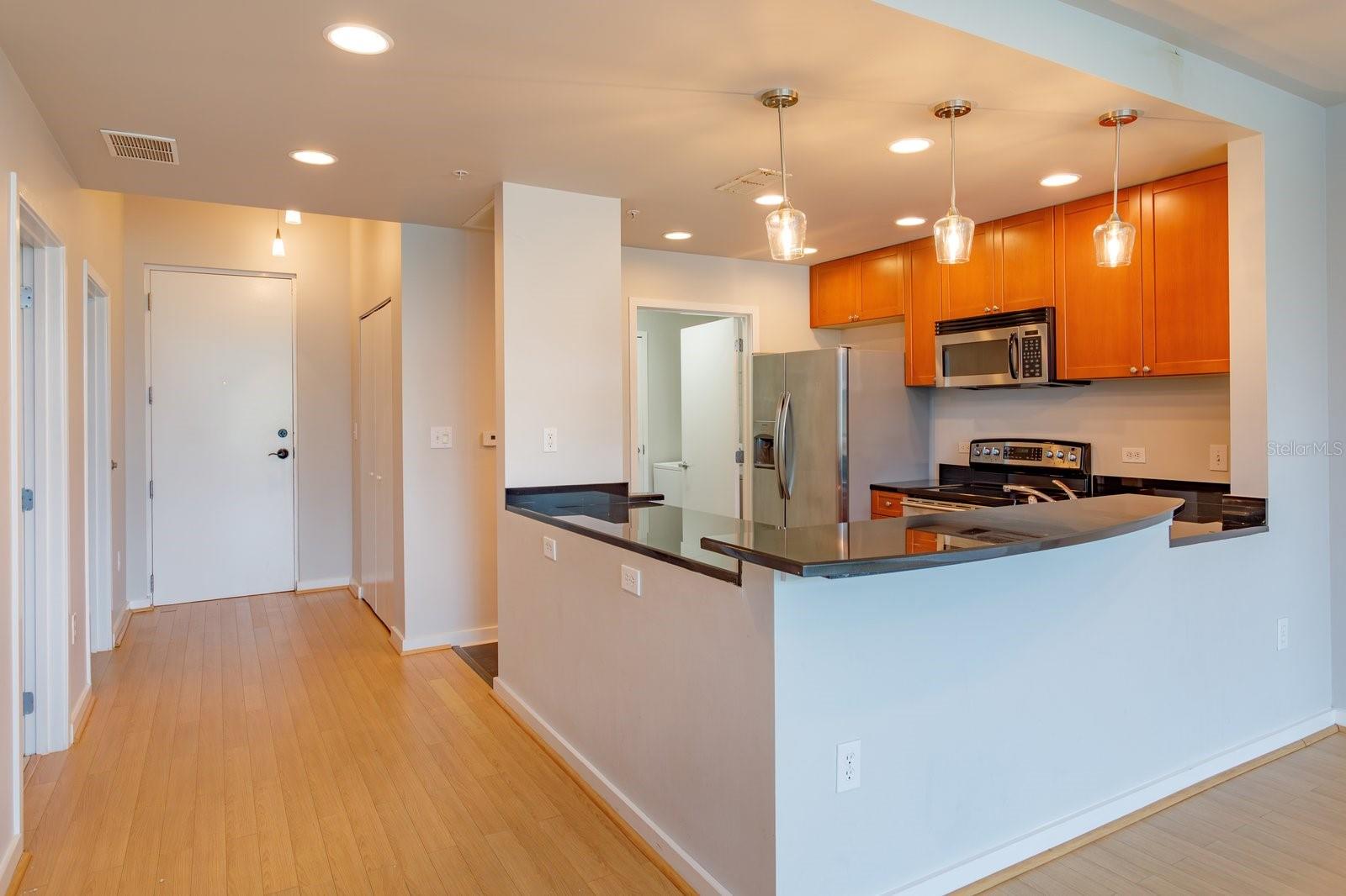 525 JACKSON ST E 306