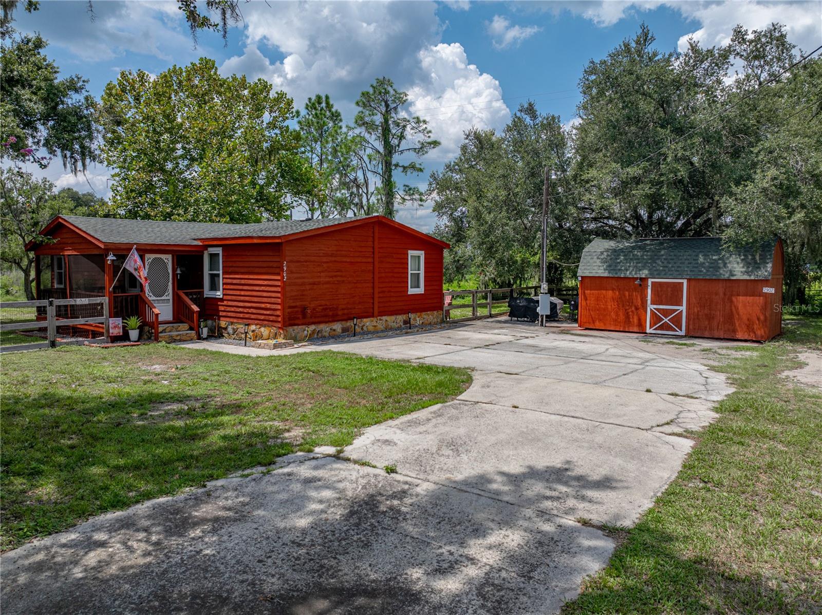 2902 E KNIGHTS GRIFFIN ROAD