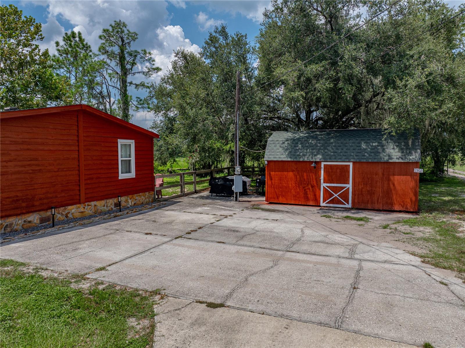 2902 E KNIGHTS GRIFFIN ROAD