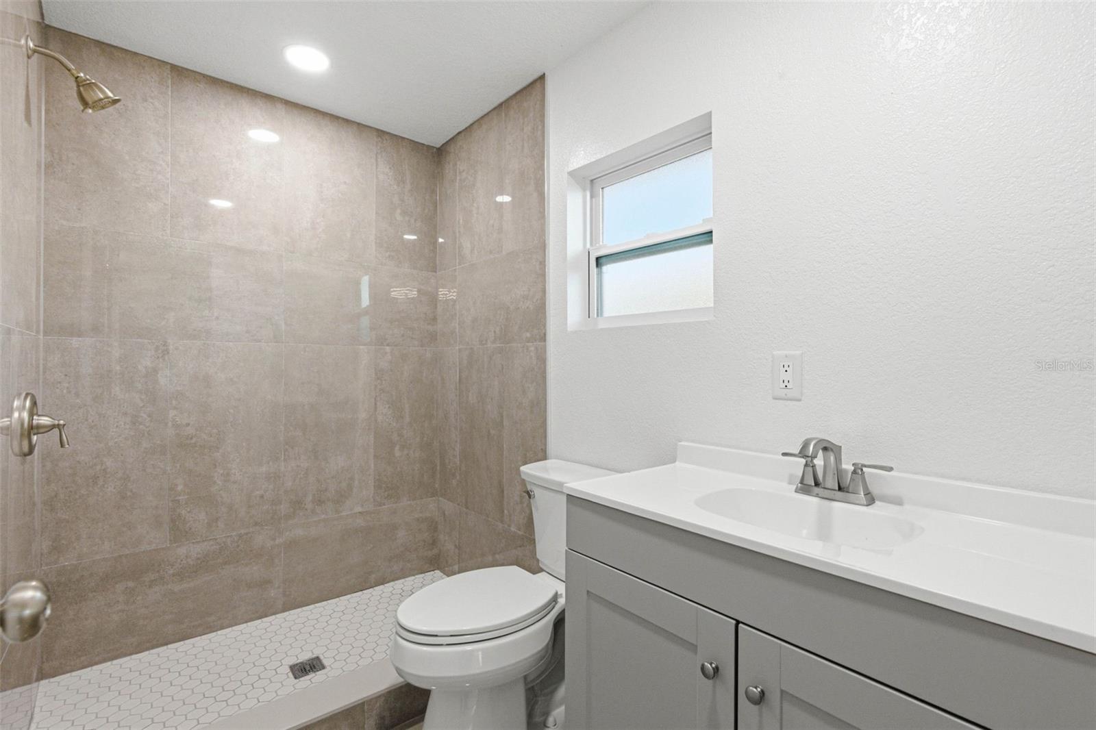 CLEWELL HEIGHTS - Residential