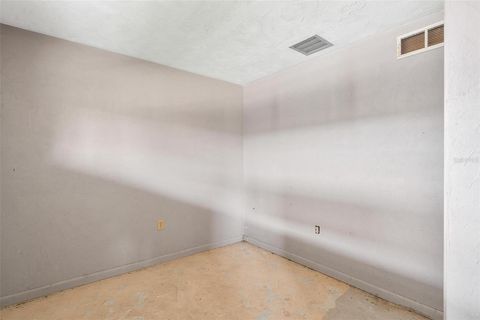 Tiny photo for 2500 Urick Street, Fruitland Park, FL 34731 (MLS # G5112208)