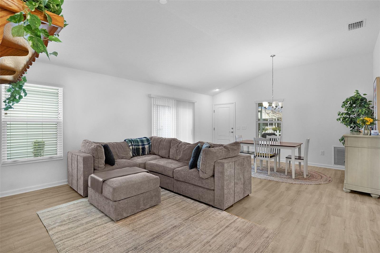 VILLAGES/WEST LAKE - Residential