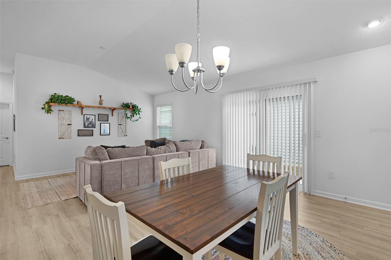 VILLAGES/WEST LAKE - Residential