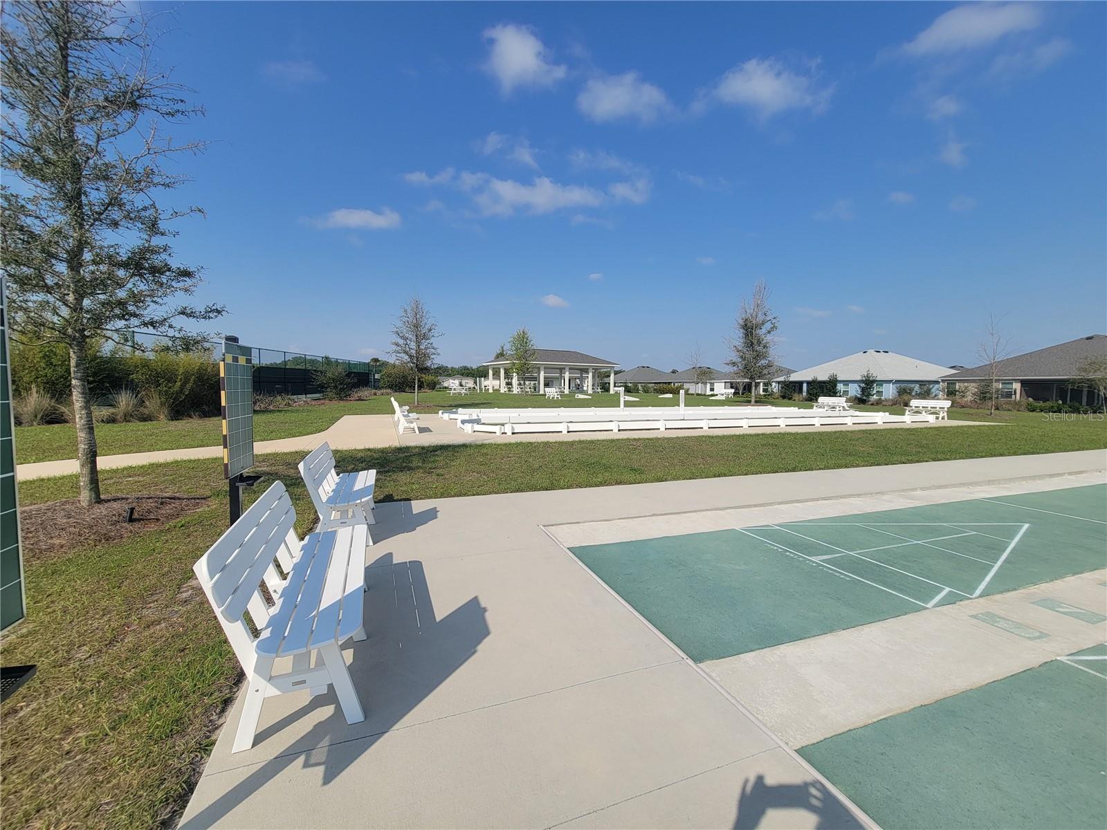 VILLAGES/WEST LAKE - Residential