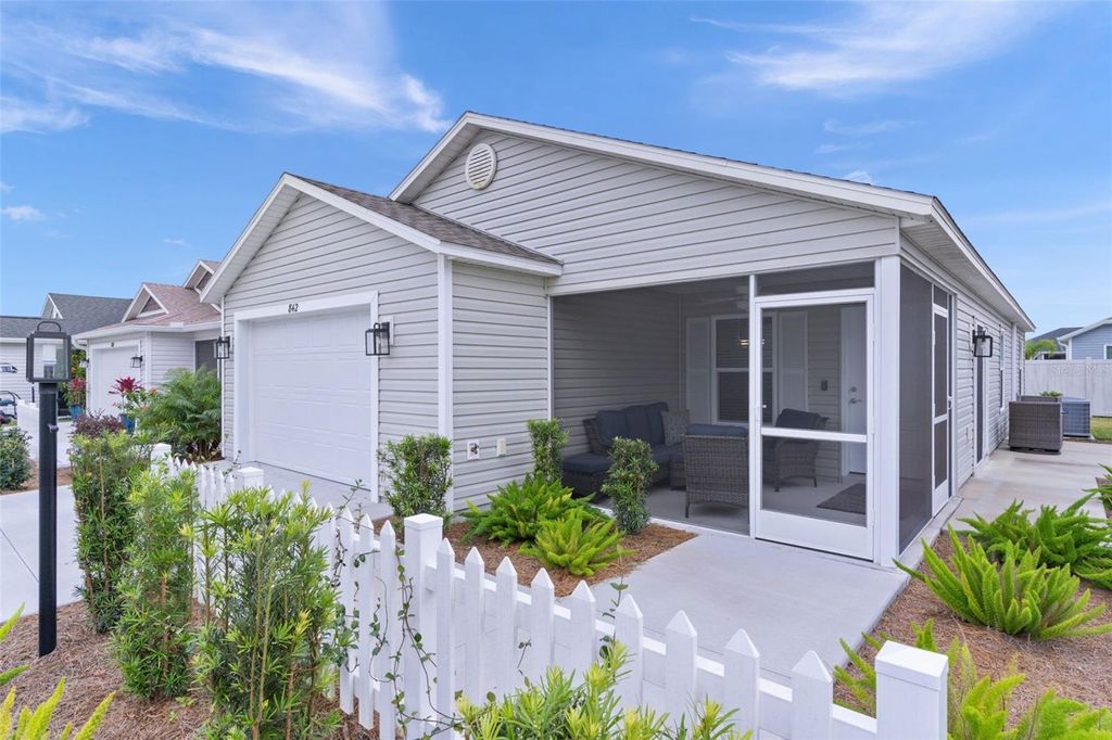 Photo of 842 Spring Avenue, The Villages, FL 34762 (MLS # OM716535)