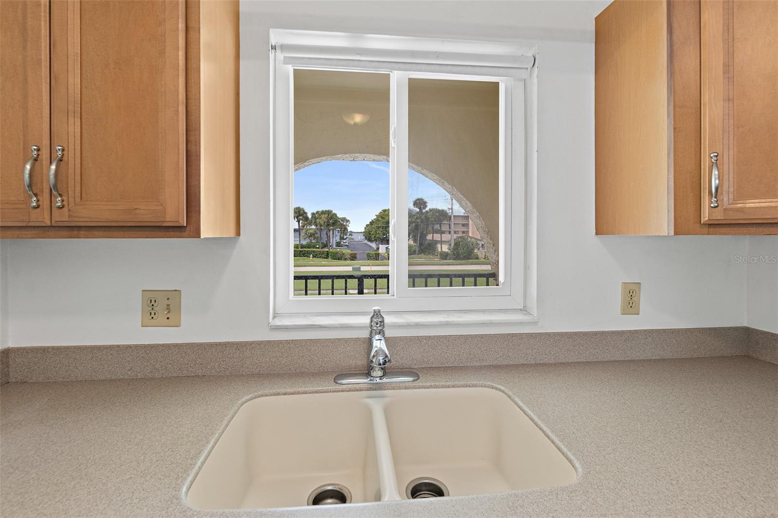 201 SAINT LUCIE LANE 706