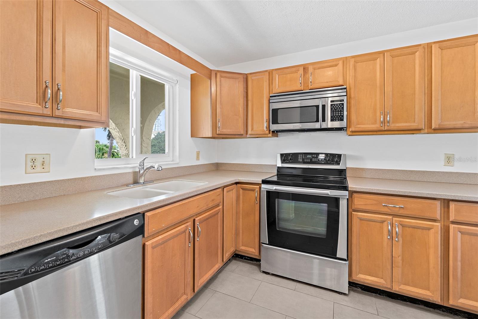 201 SAINT LUCIE LANE 706