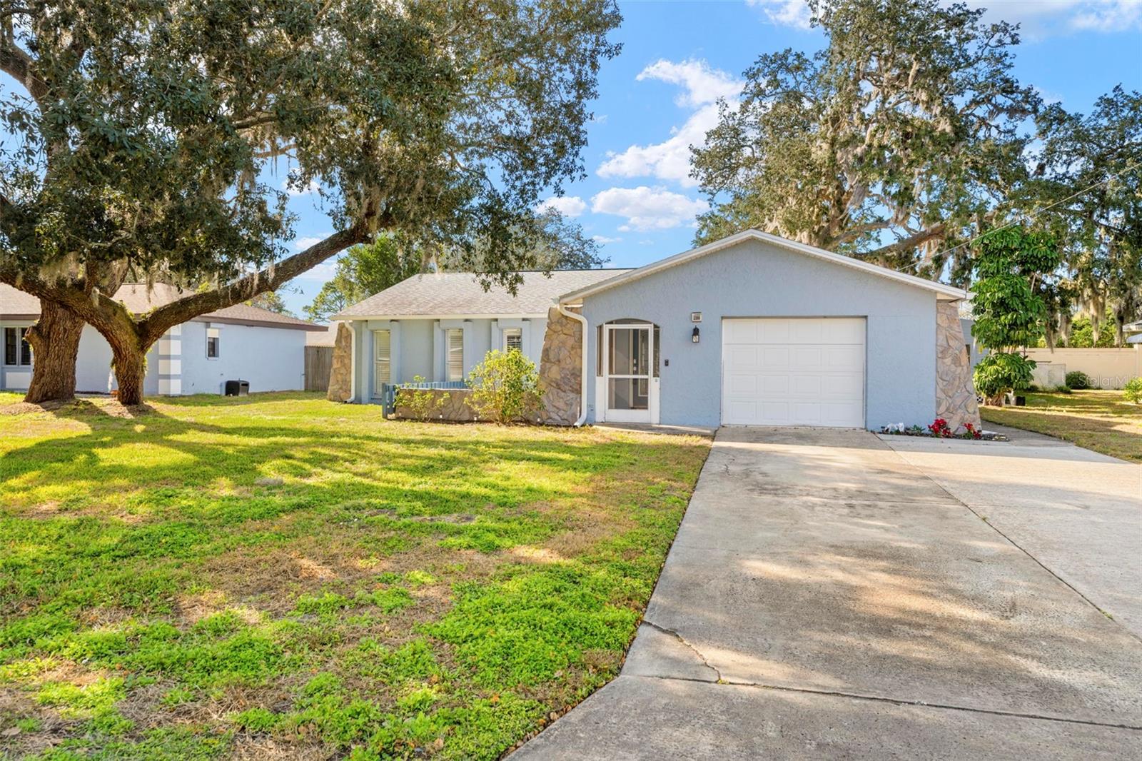 SPRING HILL - Residential