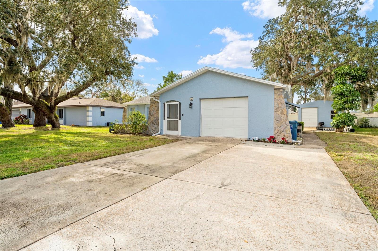 SPRING HILL - Residential