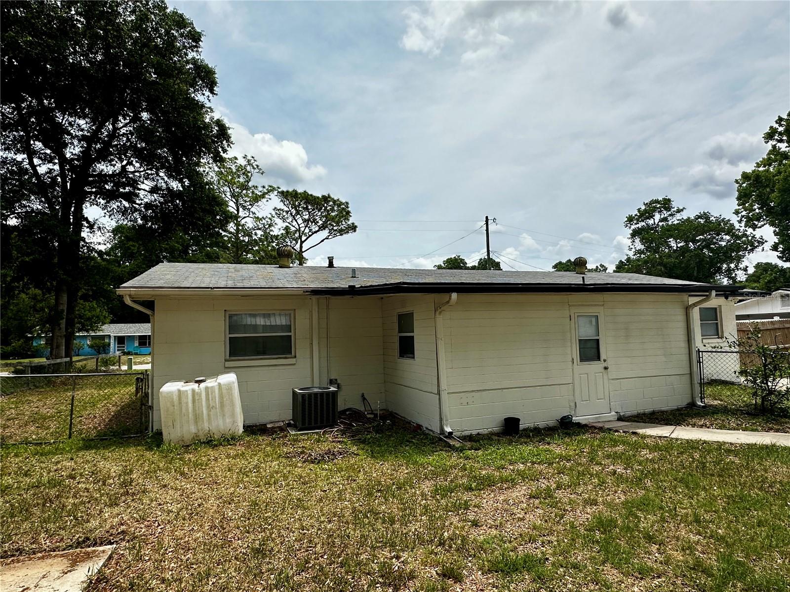 3412 NE 22ND COURT